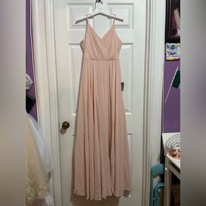 Selling this brand new lulus dress.